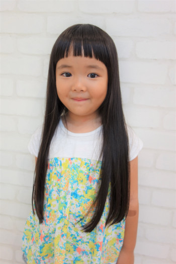 海外風レイヤーカットで小学生が可愛く変身