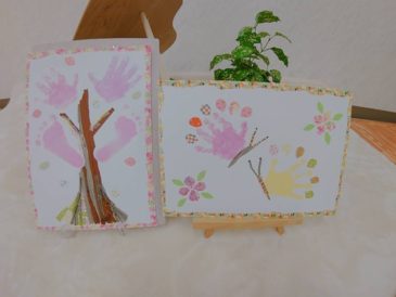 2021年3月台紙『樹木』インコdeアレンジ - 赤ちゃんの「今」を残す手形アートpetapeta-art