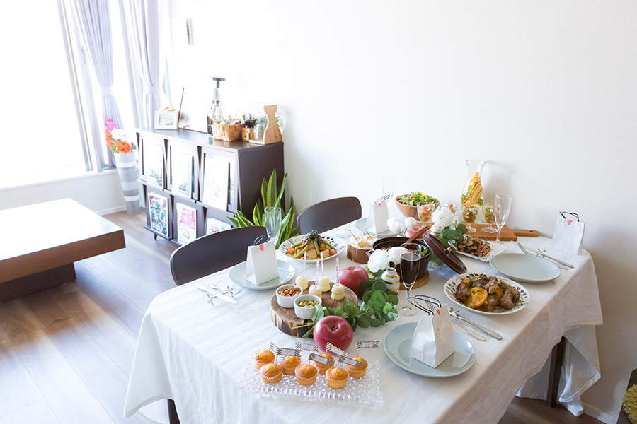 ホームパーティのアイデア色々！おうち時間をもっと楽しむ方法 調理器具や雰囲気作りに役立つおすすめグッズMONOCO