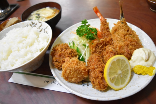 おっさんの一人旅 キッチン美里 鶴見区 JR鶴見駅 ランチ- YouTube