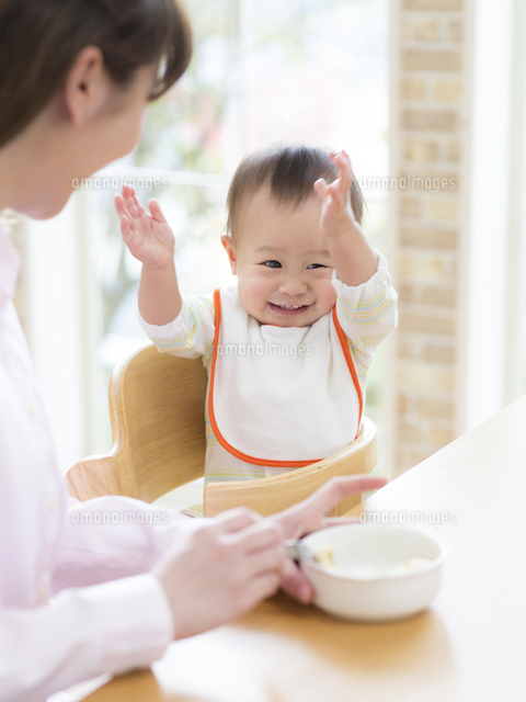 赤ちゃんが左右に首を振る理由!てんかん・障害?行動が意味するもの┃まなべび