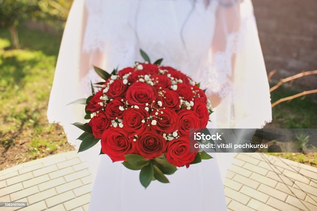 造花ウェディングブーケ 赤いバラのブライダルブーケ ブートニアセット bq-0034