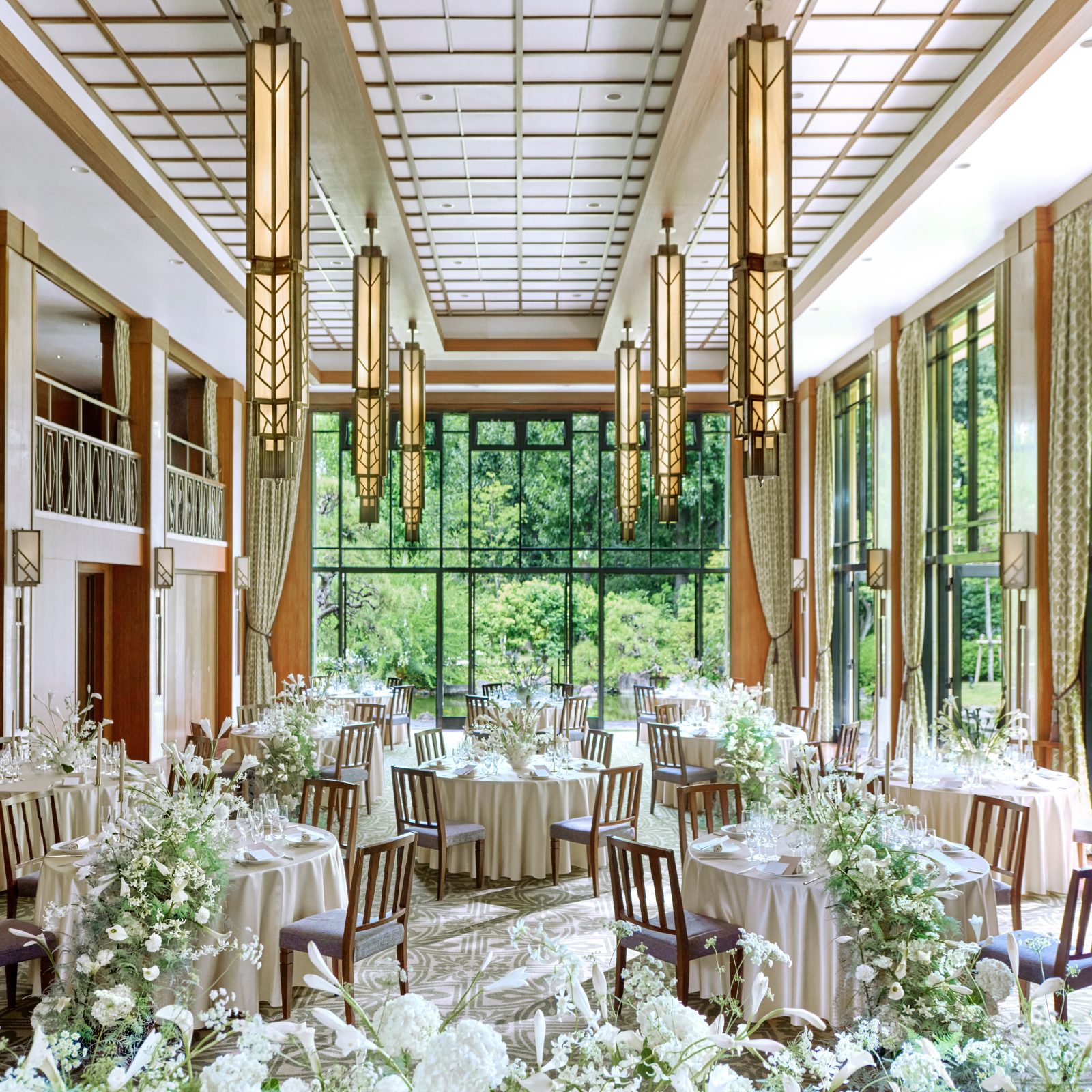 ラグジュアリーで大規模な披露宴にオススメ！ 100名以上OKの披露宴会場を厳選マイナビウエディング プレミアムヴェニュ