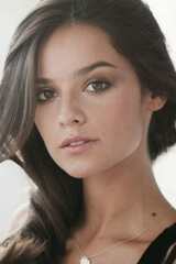 動画 韓国俳優 ソン・ジュンギのイギリス人彼女、ケイティ・ルイーズ・ソーンダースって誰？ – みつきだより