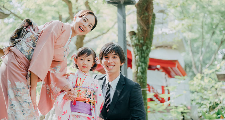 七五三家族写真をスタジオでおしゃれに！親の服装のおすすめコーデ - コラムライフスタジオ