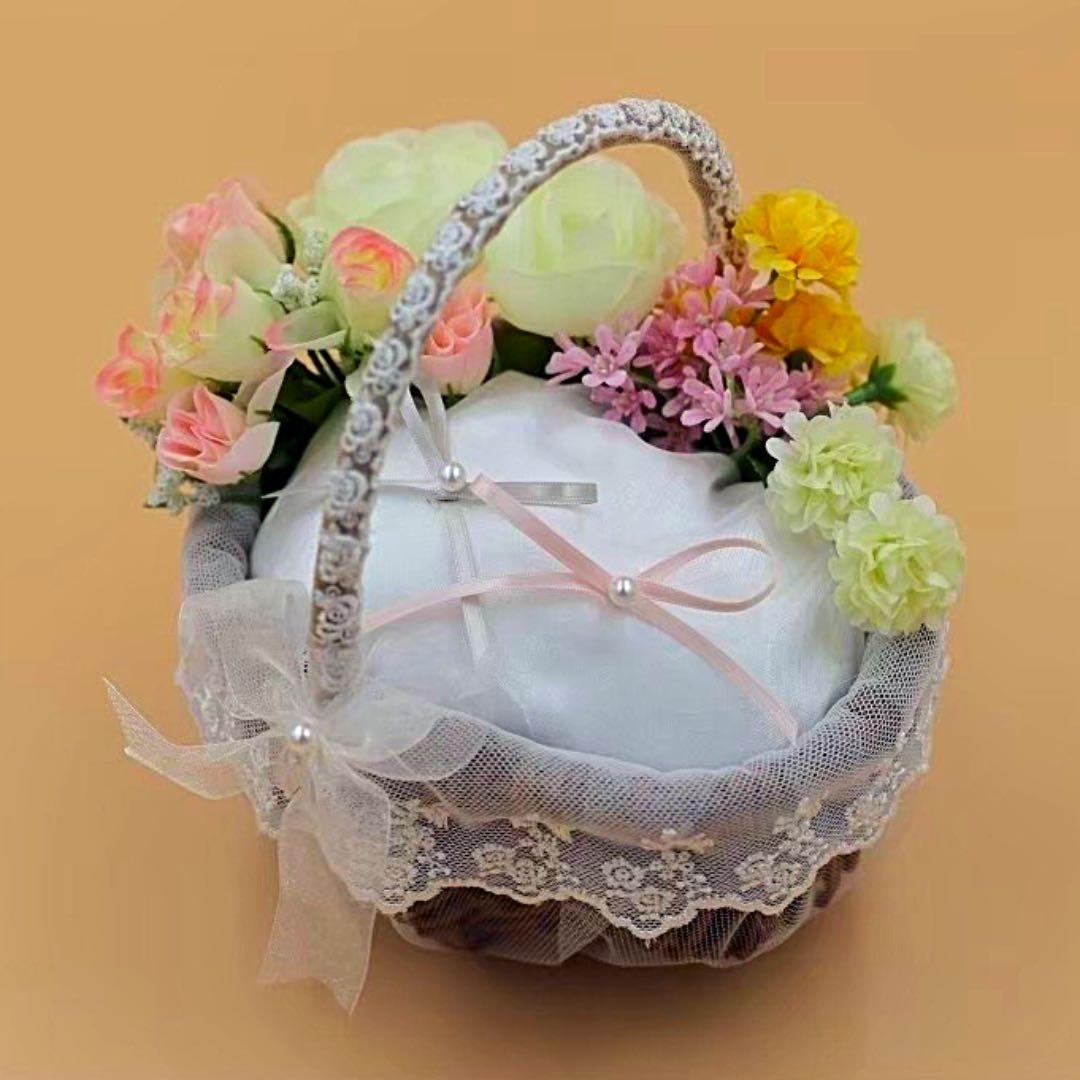 ホワイトローズのリングピロー かごiichi 日々の暮らしを心地よくするハンドメイドやアンティークのマーケットプレイス