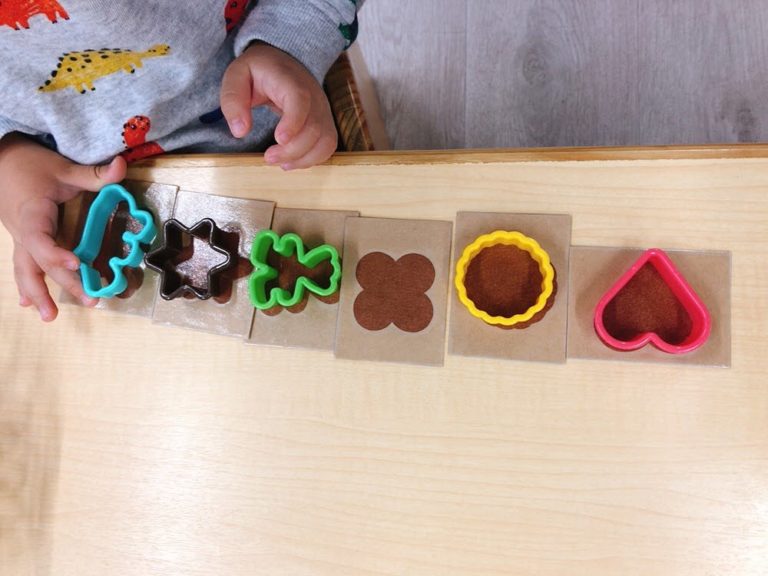 1歳児が楽しめる簡単手作りおもちゃ9選！ 保育園・100均・牛乳パック・ペットボトル・段ボール保育士くらぶ