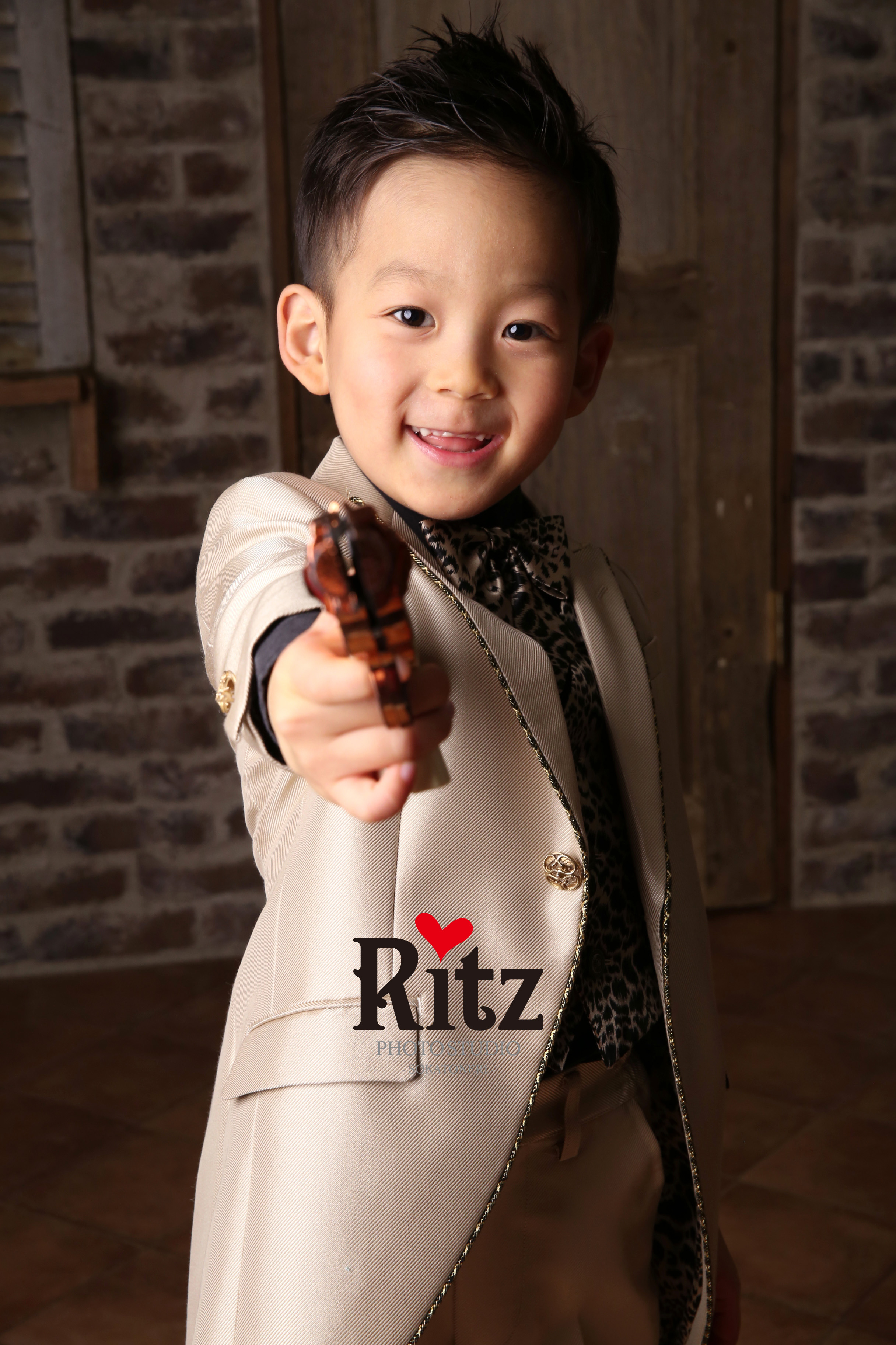 男の子 七五三のおすすめの髪型・ヘアアレンジを紹介！ツーブロック・オールバックなど - ハピリィフォトスタジオ