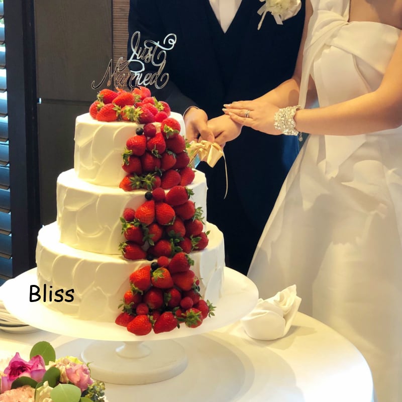 Amazon.co.jp: tonntyann ケーキトッパー ケーキ デコレーション かわいい キャラクター 結婚式 花嫁花婿 樹脂 装飾品 彫像装飾置物 ウエディングケーキ トッパー 写真 小道具 新郎新婦 ウエディング ロマンチック 周年記念 7*6*14cm : ホーム＆キッチン