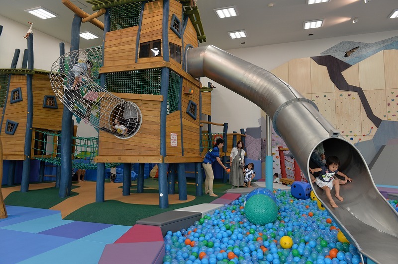大阪市内の室内アスレチック・室内遊び場！大型遊具・ボールプール・赤ちゃん設備もるるぶKids