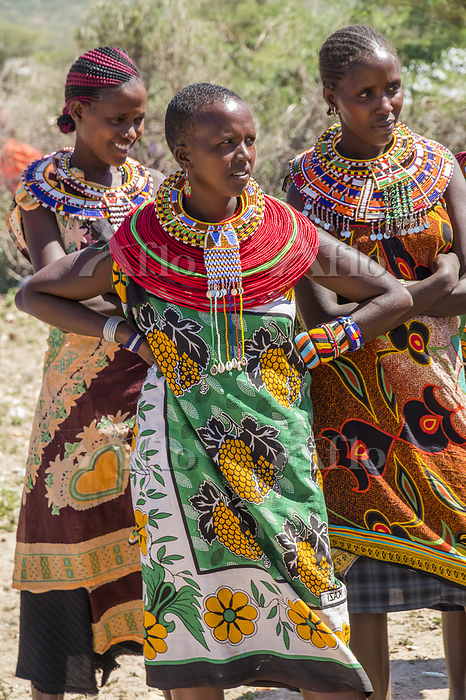 恐ろしき美への執念！エチオピアの少数民族ムルシ族女性の血のにじむ努力とは？トリドリ