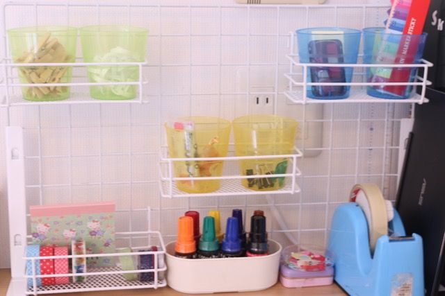 子どもの工作スペースを整える、アートコーナーと文房具収納 - りんごがふたつ