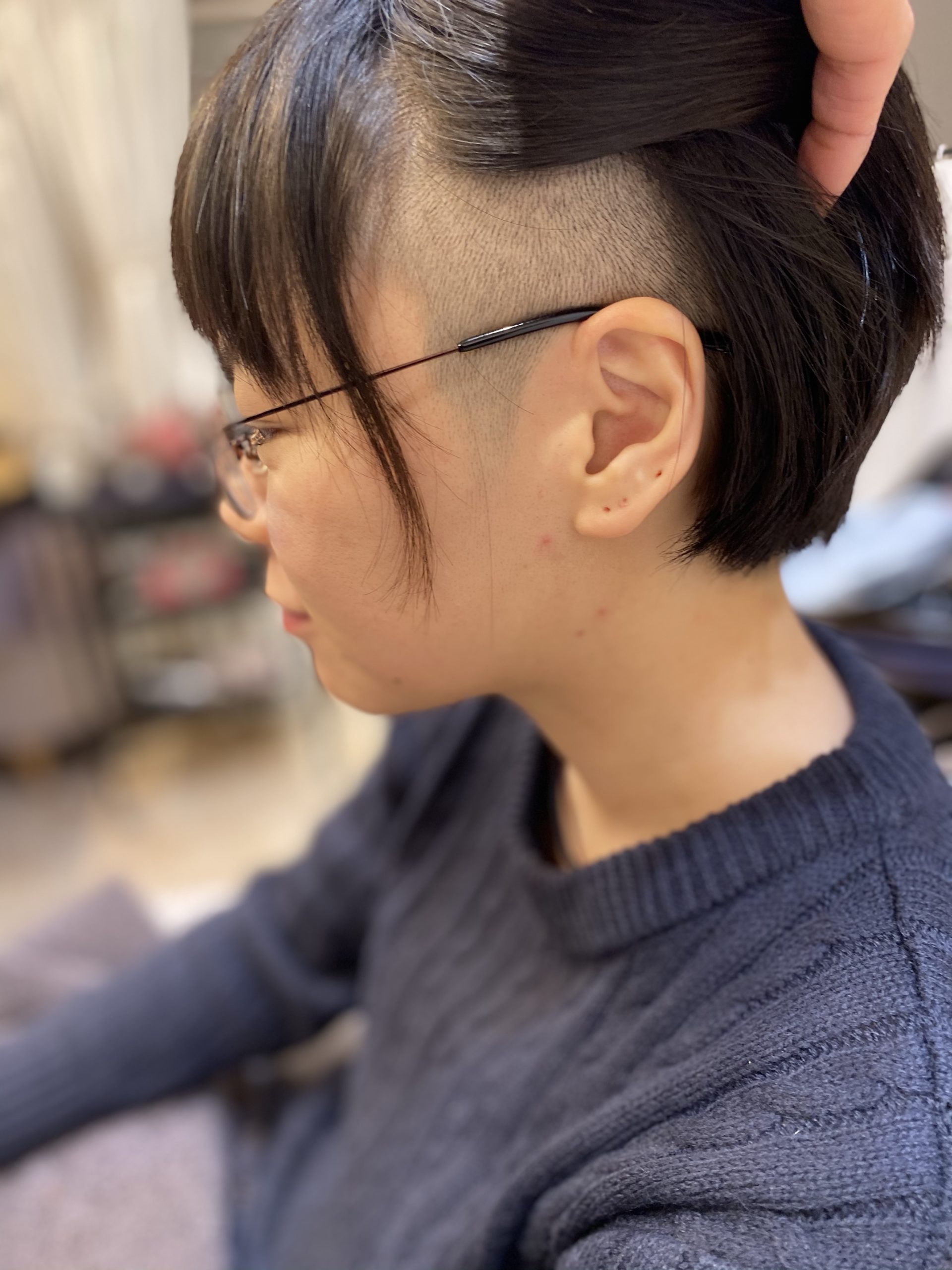 女性にも好評のプチ刈上げ☆ おさまりやひろがりを抑える隠れ刈上げ、はじめませんか？多くのお客様から好評のブログを更新するカット専門の美容室を金剛大阪狭山で営んでいます