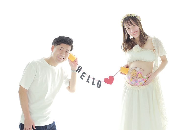 待ち望む喜びを写真に。マタニティフォトのこだわりポイントとトレンドをご紹介公式 ホワイトベル