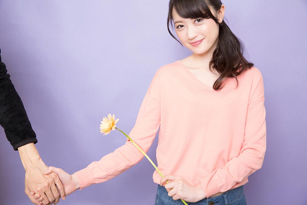 手繋ぎデートの写真・画像素材 - Snapmart スナップマート