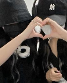 女子同士の実写ペア画でおしゃれに繋がる！リアルな友情を写真で表現するコツ