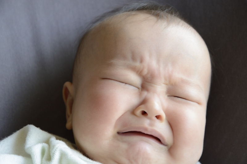 鼻水吸引&鼻掃除 泣く!動く!赤ちゃんのお鼻ケア - YouTube