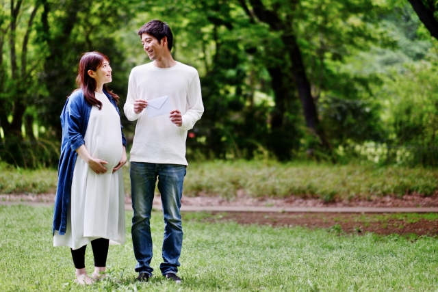 プロ監修 自宅でおしゃれに撮影！セルフマタニティフォトの撮り方とコツ子育てメディア memorico