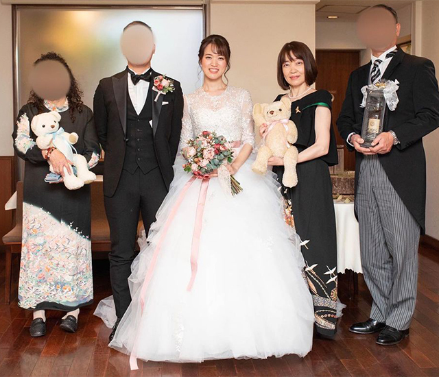 結婚式では正礼装が似合います！結婚式母親ドレスレンタル専門店のママズドレス