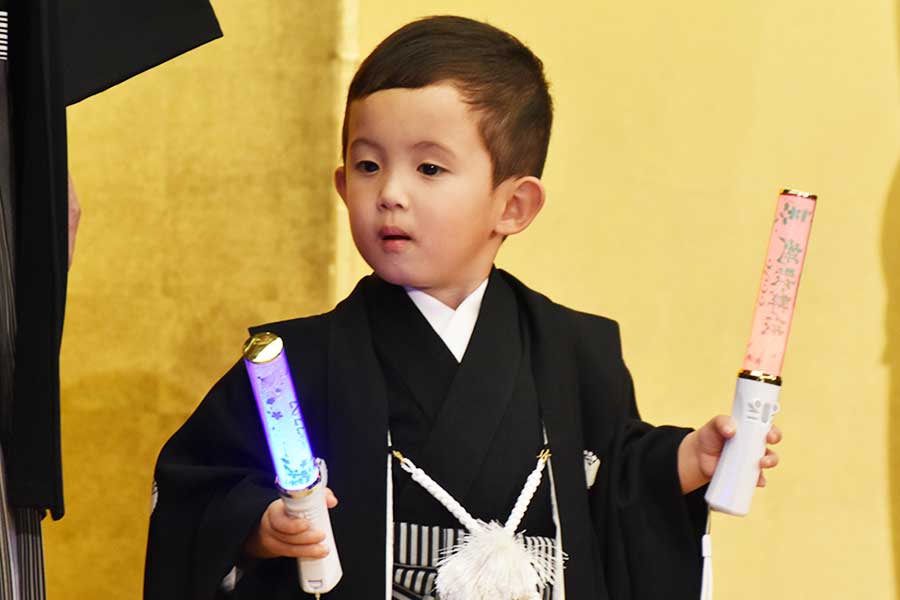 中村獅童、3歳長男が1月に歌舞伎座“初お目見得”へ 堂々の立ち姿にファン「待ってました！」「かっこいい！」 1 2ねとらぼ