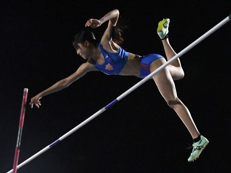 陸上・駅伝 - 日体大・小林美月「正直できるとは」大ケガから完全復帰の途上で、女子棒高跳び3連覇4years.学生スポーツ