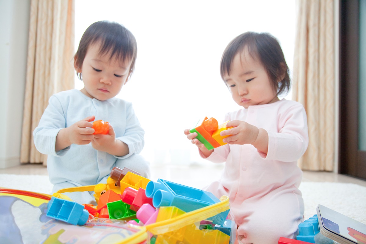 1歳児におすすめの室内遊びは？成長・発達の目安もわかりやすく解説 -初月1円 おもちゃ・知育玩具のサブスクやレンタルはCha ChaCha ちゃちゃちゃ