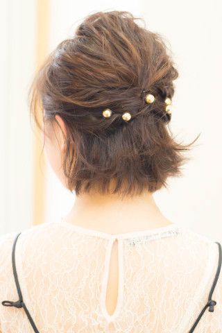 結婚式のショートヘア向けアレンジ 簡単だけどお呼ばれにぴったりの髪型は？ゼクシィ