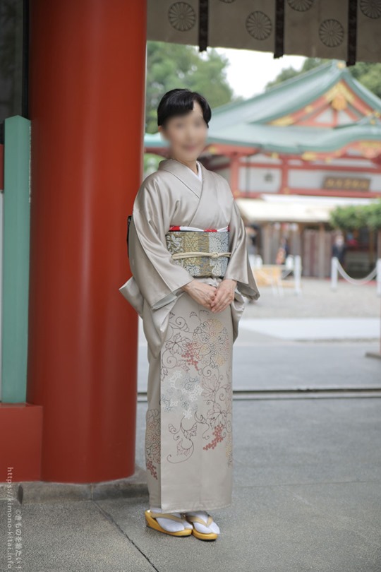 祖父母がお宮参りに参加する際の服装は？選び方や注意点、年代別・季節別の服装のポイントを解説スタジオキャラット七五三・お宮参り ・成人式・マタニティフォトの写真撮影