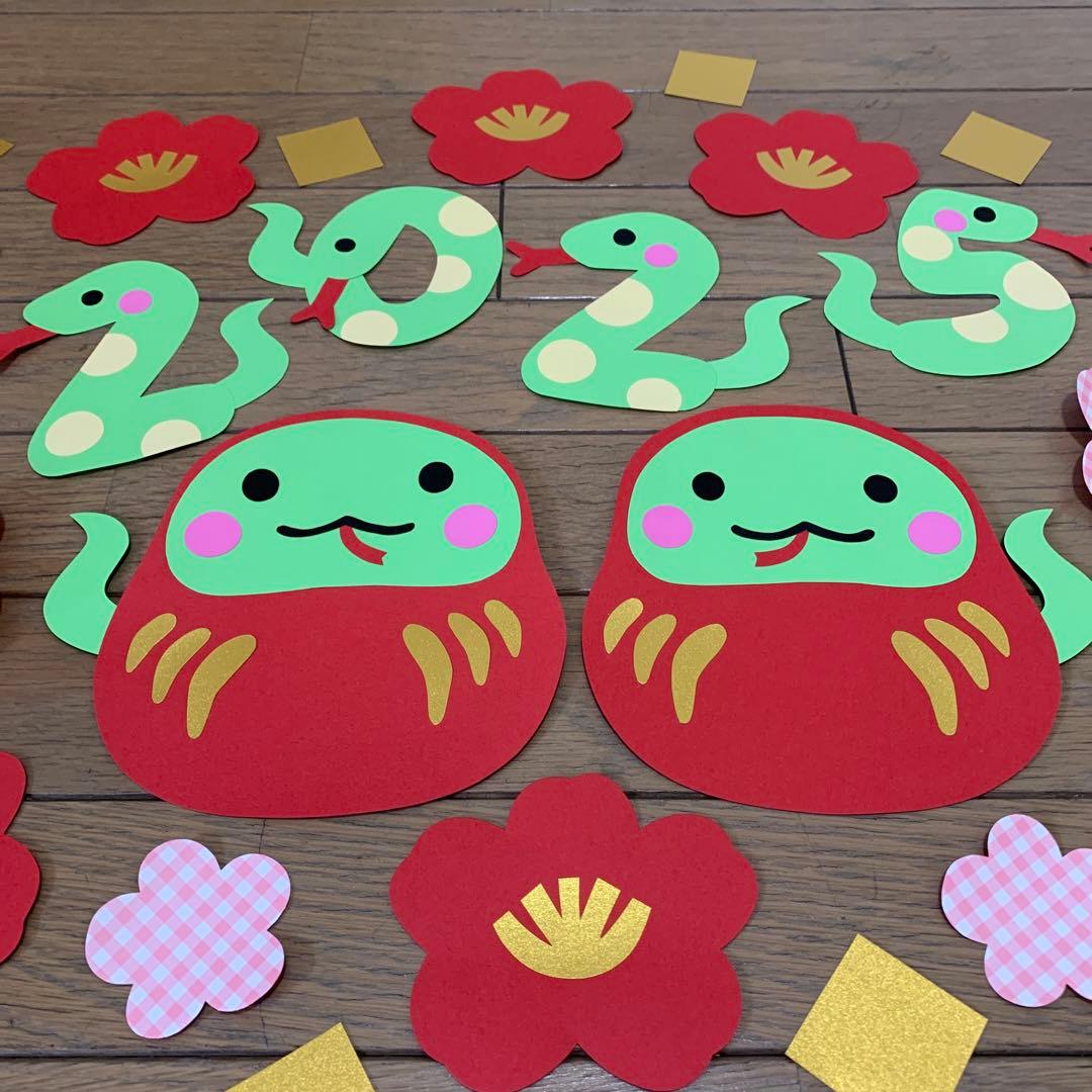 十二支壁面』いいのしし干支ハンドメイド壁面壁面飾りお正月飾りhandmadeANG幼稚園保育園キッズルーム施設学童児童館元幼稚園教諭先生保育士幼稚園の先生ハンドメイド記録ハンドクラフト画用紙ハンドメイド好きな人と繋がりたい