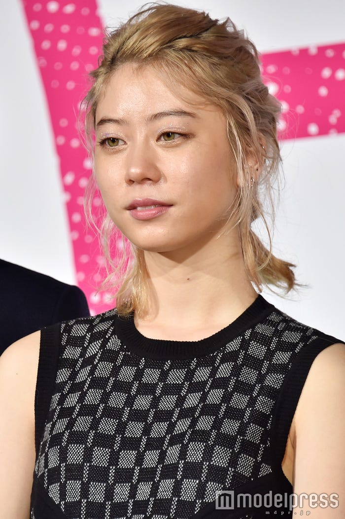 浅野忠信、長女・SUMIREを肩抱き「スーちゃんラブ」 親子ショットに反響「そっくり」「すみれさん美人や」オリコンニュース ORICONNEWS