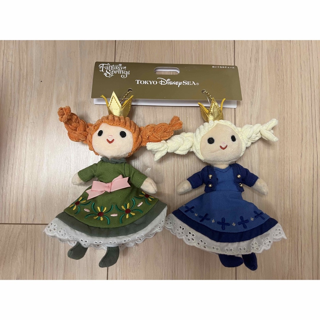 ファンタジースプリングスぬいぐるみチャームセットアナとエルサのフローズンジャーニーアナ雪