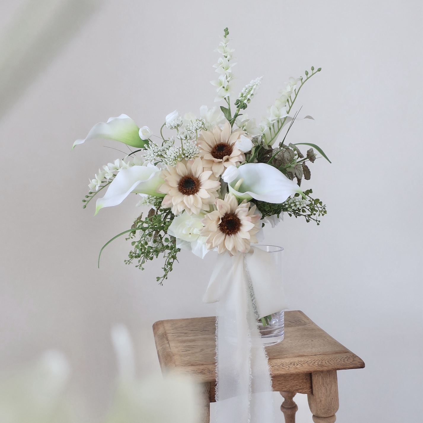 ウェディングブーケを100均の造花で手作りしよう!手順やコツをご紹介結婚ラジオ結婚スタイルマガジン