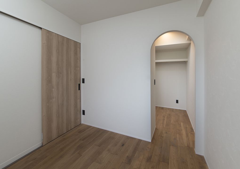 次女部屋の クローゼットの扉を外してみました3ヶ月くらい前に・ 壁紙をモリスにしてしまったがために 閉めることのなかったクローゼット あまりにも 扉が邪魔だったので とてもスッキリ ・ ・ ・子供部屋子供部屋インテリア子供部屋収納モリスモリス壁紙