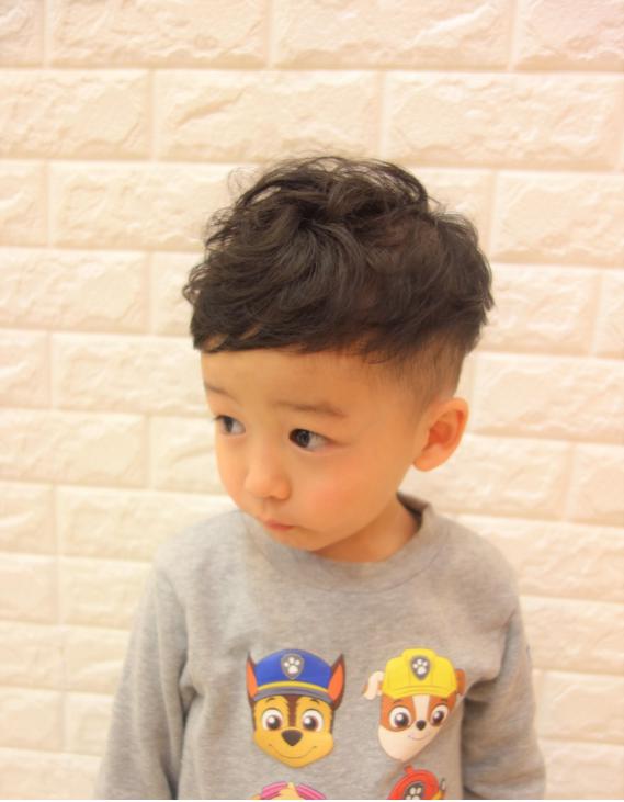 やんちゃ坊主ご来店😁😁子供カット子供パーマフェードカット岐阜フェードメンズカット岐阜メンズカット岐阜メンズパーマメンズパーマメンズカラーホワイトメッシュホワイトメッシュ岐阜岐阜美容師岐阜美容院メンズ美容師