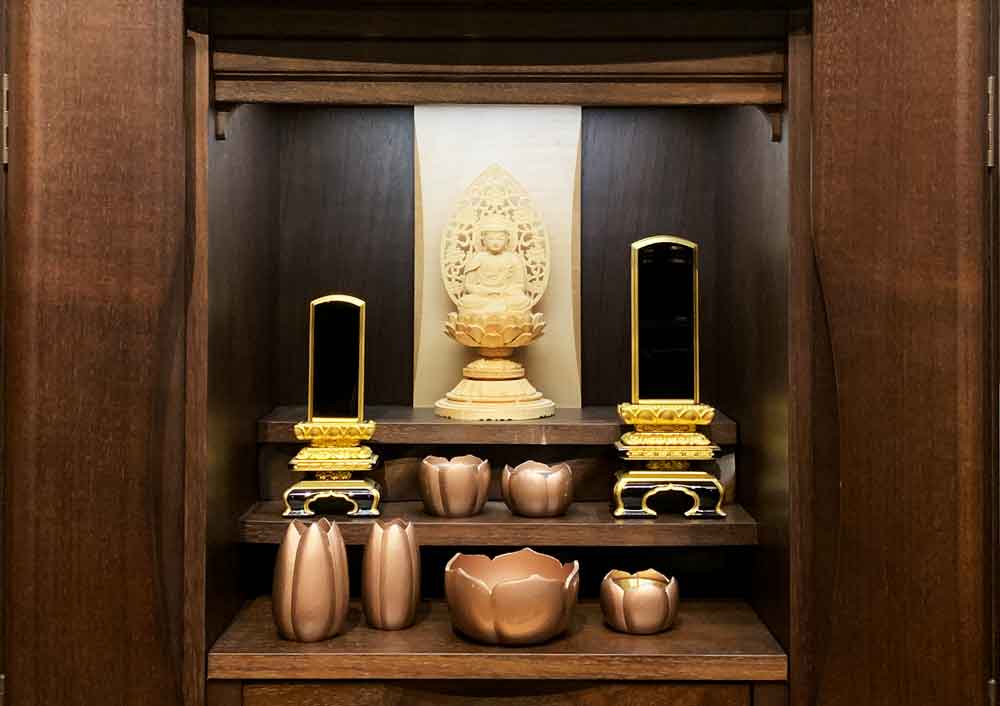 ホームズ 同じ部屋に仏壇と神棚は置いてもいいの？位置や方角、避けるべき配置について解説住まいのお役立ち情報