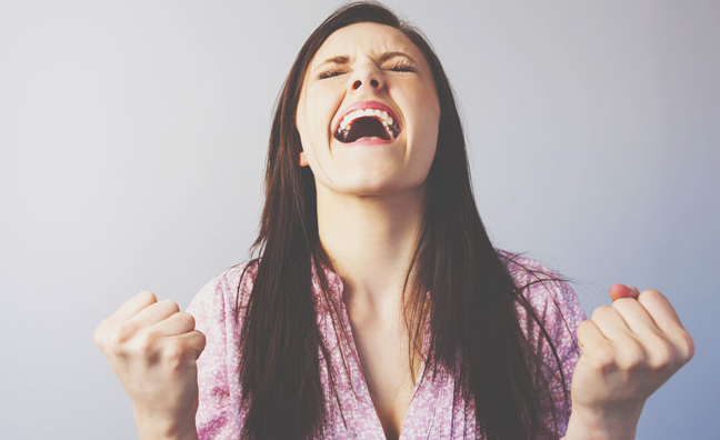 図解 仕事ができる女性・仕事を頑張る女性に対する男性心理!黙々と頑張る女性を好きになる理由をチェック