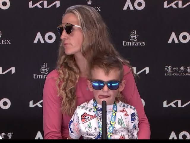 Amazon.com: モニカ・セレシュ 「私は負けない」: 9784198607371: Monica Seles: Books