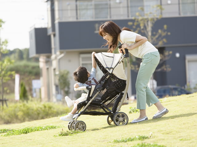 お散歩カート 幼児・園児を安全に移動させるのに役立つ保育園の備品保育のカタログ ウェブマガジン