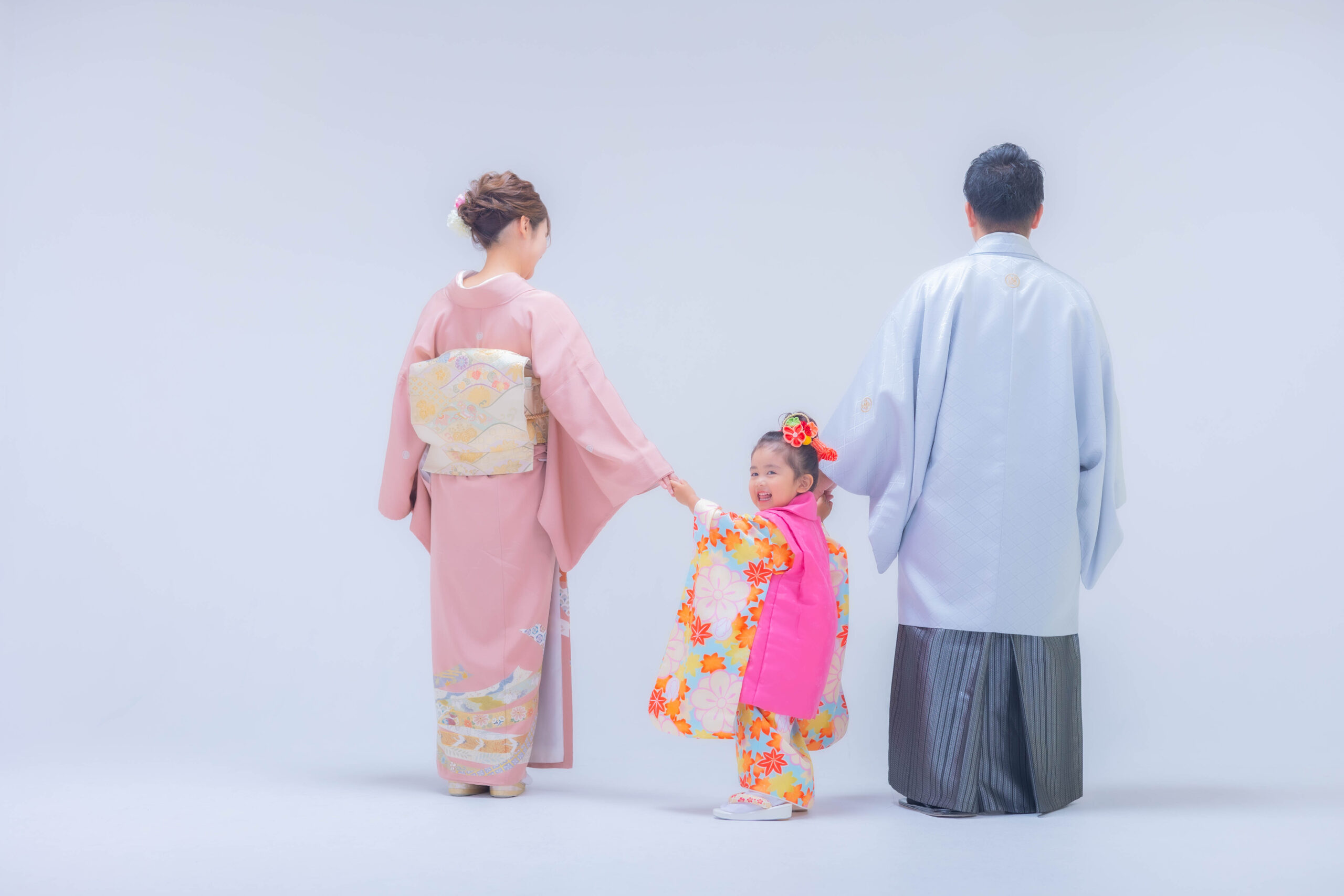 七五三・記念写真で人気のポーズは？おしゃれに映る写真撮影ポーズ こども写真館プレシュスタジオ