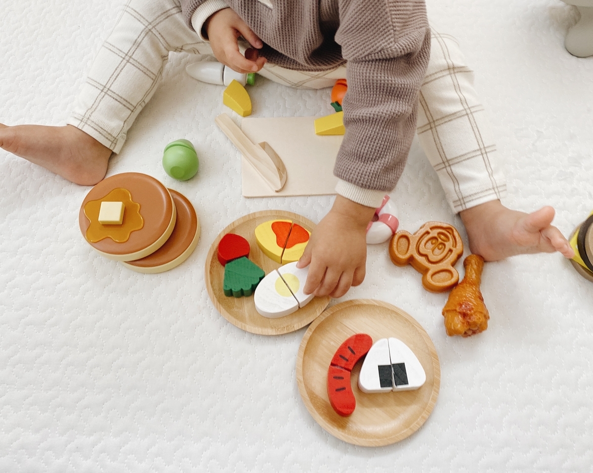 1歳児との遊び方がわからない！発達に合わせた遊び方で楽しく遊ぼう - teniteo テニテオ