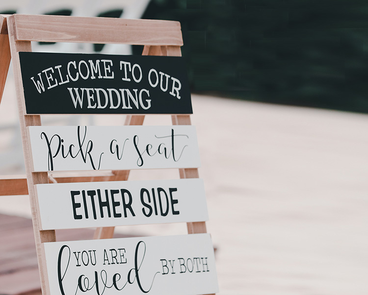 外国のお客様向けに、英語表記で招待状を作りたい制作事例招待状専門店DAIDAI