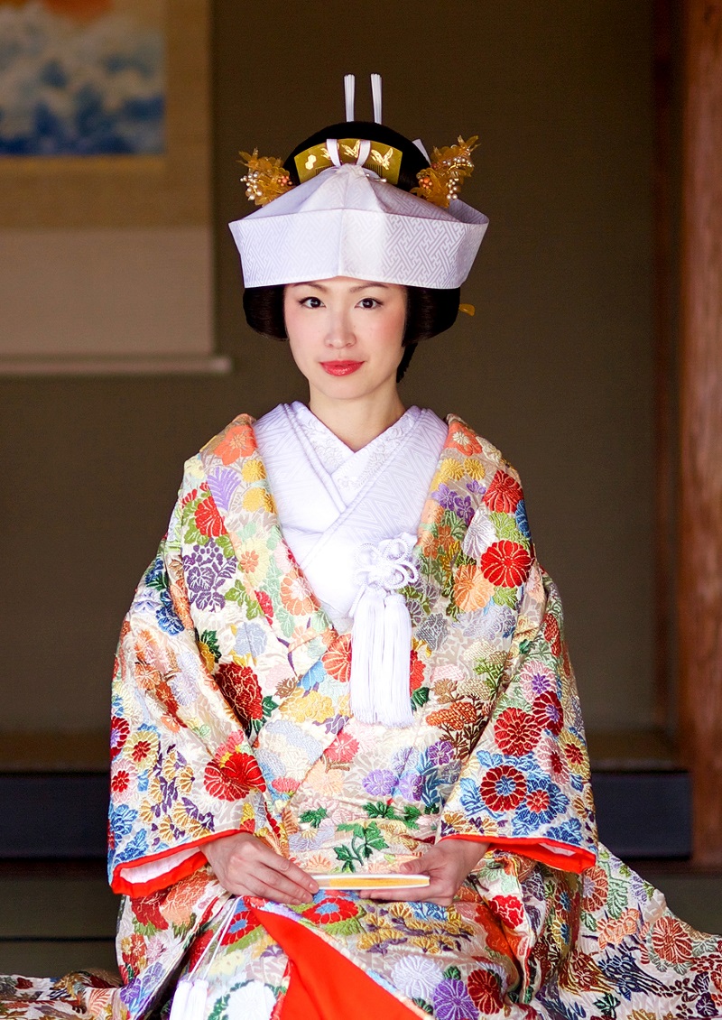 綿帽子と角隠しの違い 公式 人気色打掛・白無垢レンタルの花嫁きものsellection