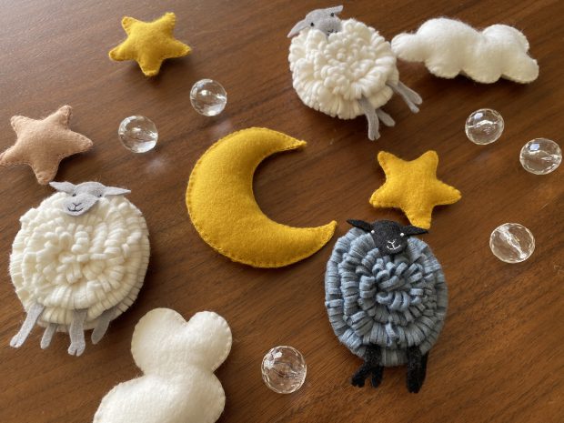 生後３ヶ月モンテッソーリモビール ゴビ・モビールの作り方モンテッソーリで子育て上手