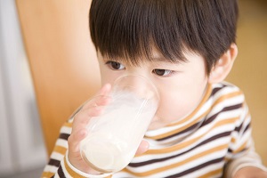 子どもを甘やかす夫に腹が立つ なぜ私だけが怒らなきゃいけないの？ 前編うちのダメ夫 Vol.39ウーマンエキサイト