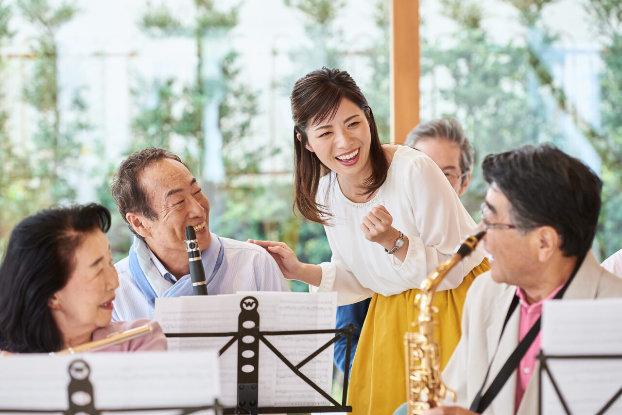 高齢者向け 簡単で盛り上がる！職員の出し物のアイディア