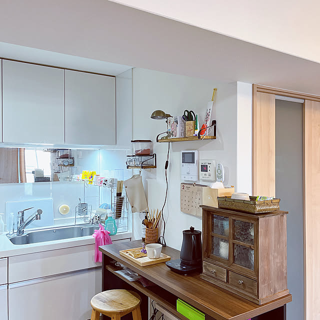 ママスペースの作り方キッチン・寝室などに設置したママ専用のワークスペース＆収納のインテリア事例 –IK-HOME アイケイホーム 鹿嶋市鹿行にちょうどいいZEHENE＊0ROKKO STYLEならアイケイホーム