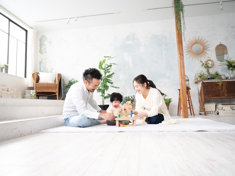 家族団欒 10462000026 の写真・イラスト素材アマナイメージズ