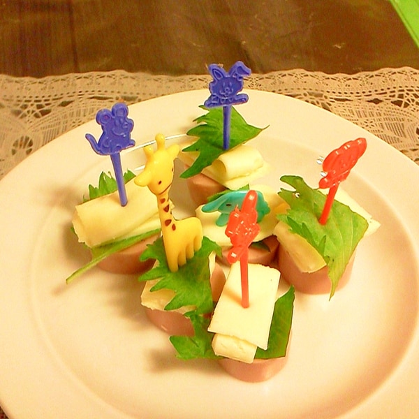 ピック 名探偵コナン ピックス12本入り 3柄 各4本 コナン おかずピック お弁当ピック 日本製 子供 ピンチョス 飾り 彩り お弁当 弁当お弁当用 キャラクター キッズ 楊枝 ようじ: リビングート ANA Mall店ANA Mallマイルが貯まる・使えるショッピングモール