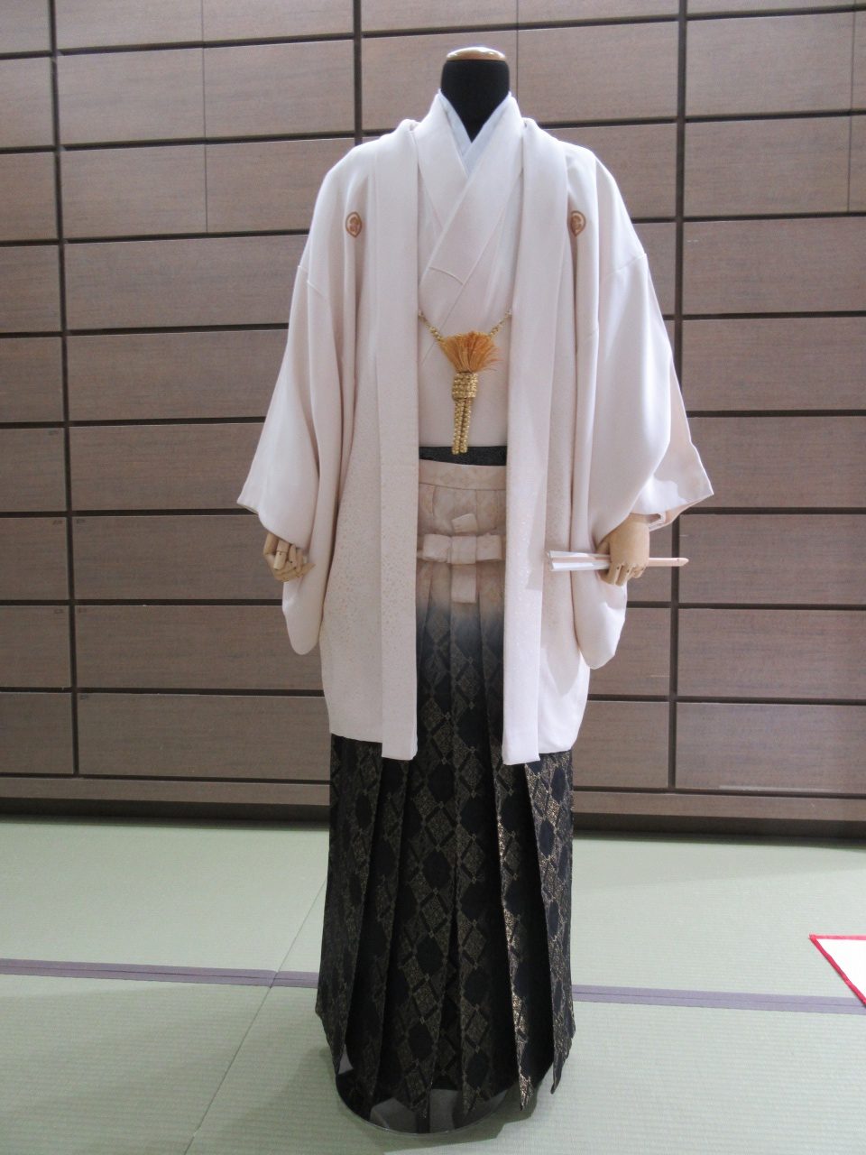 白無垢着用の結婚式での男性側の服装とは?新郎側のマナーやゲスト衣装・選び方を解説 – THE KIMONO SHOP