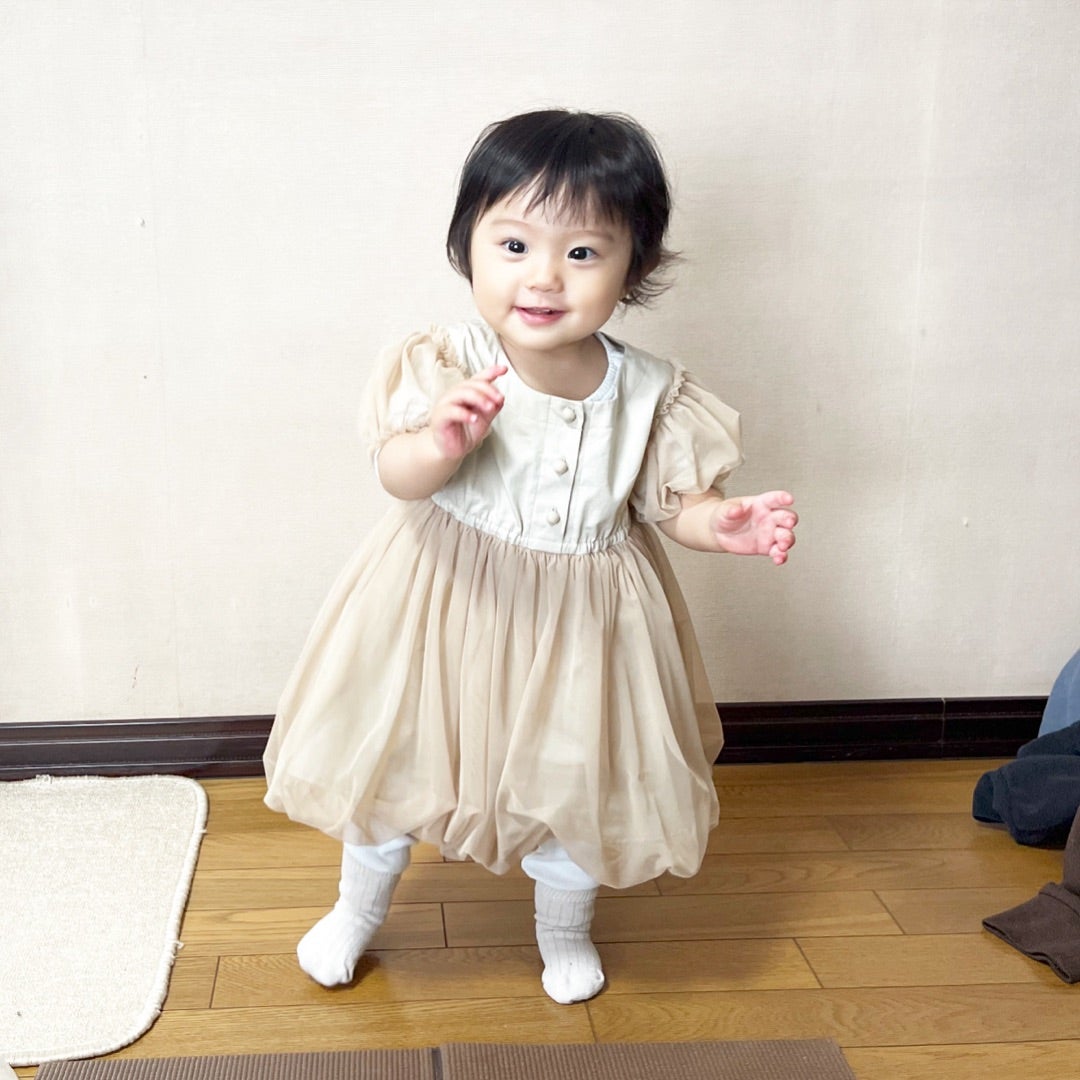 久しぶりのオーダーワンピースを作りました! 5歳のお誕生日プレゼントですって. 幼児さんはピンク大好きな子が多いね〜♡生地は、リバティプリントのミシェル. 上下裏地付き. 夏は一枚で、秋冬は重ね着で長く楽しめます. たくさん出番がありますように